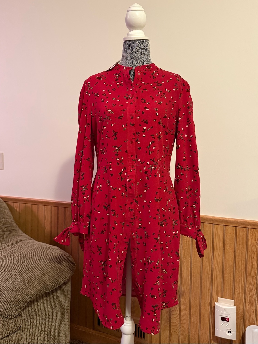 Banana Republic Red Floral Long-Sleeve Tie-Cuff Dress
